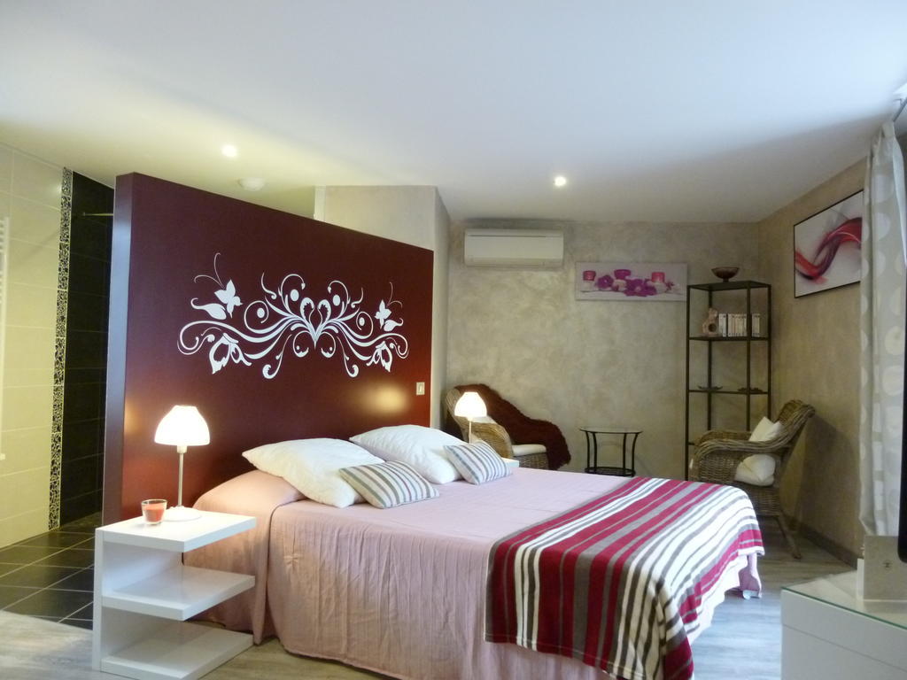 Au Mas De Gamet Bed and Breakfast Théminettes Kamer foto