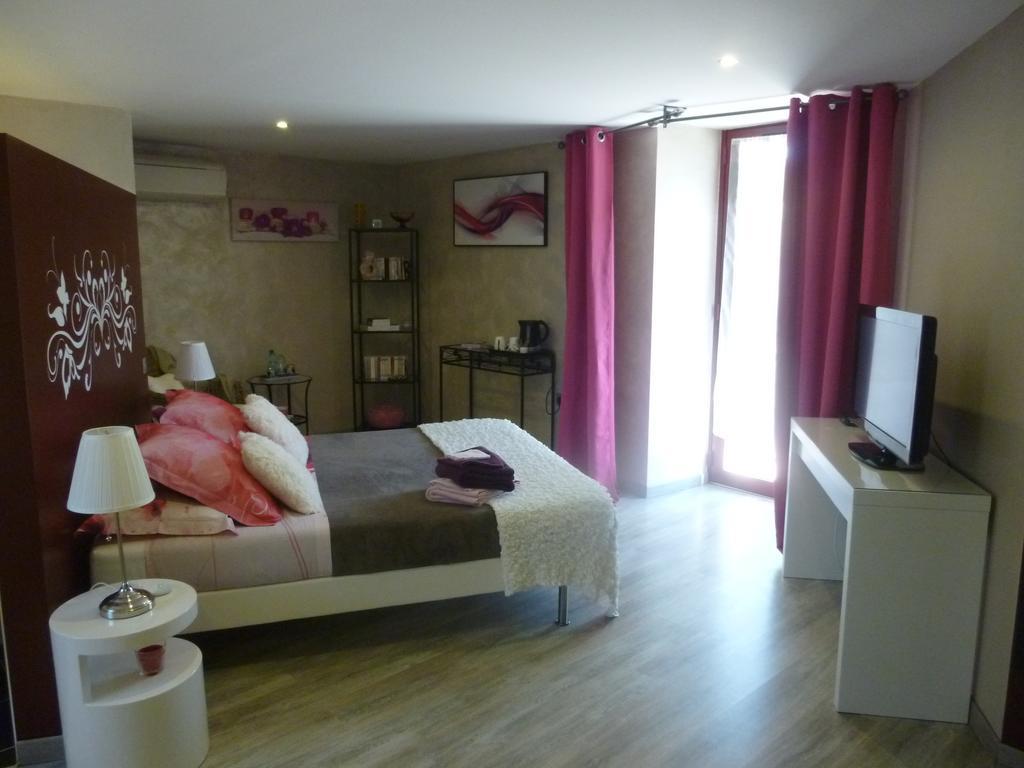 Au Mas De Gamet Bed and Breakfast Théminettes Buitenkant foto